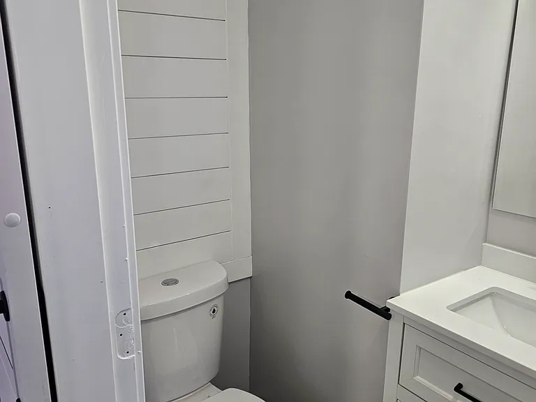 491 Townsend Ave — Photo 17