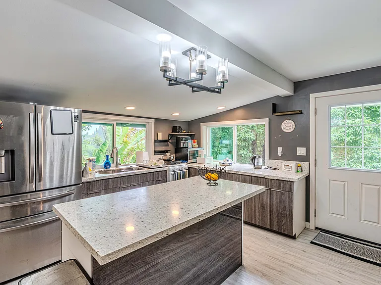 3665 Tantalus Dr — Photo 6