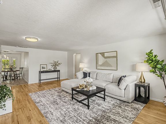 4th image of 5675 SE Jennings Ave