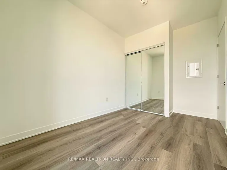 10 Oak St #2502 — Photo 15