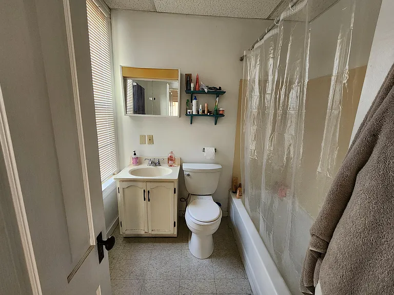 616 Ferry St #3 — Photo 10