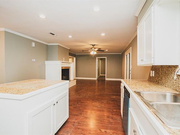 5th image of 1203 Garden Ave