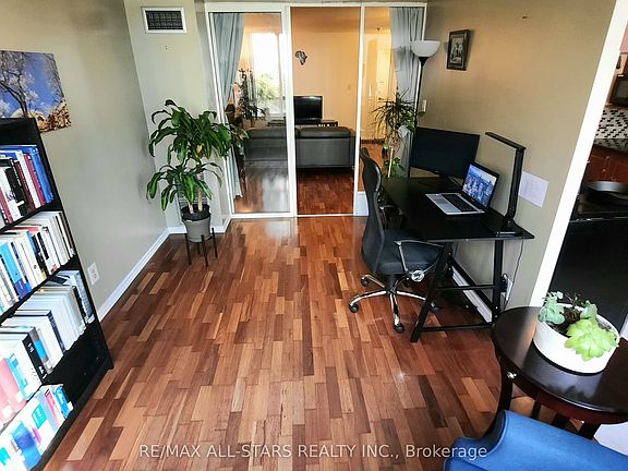5th image of 633 Bay St #503