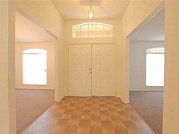 3rd image of 839 Summer Glen Dr