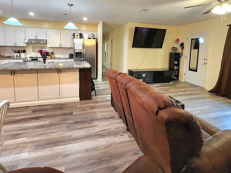 2315 Reva Cir — Photo 8