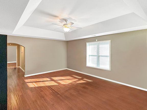 5th image of 169 Garred St #1