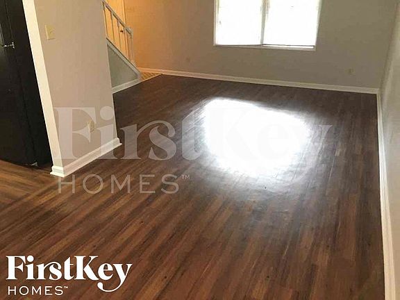 4th image of 2856 Baywood Dr