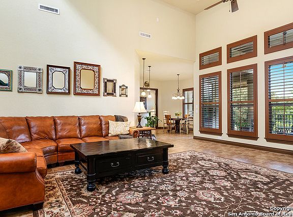 4th image of 25027 Estancia Cir