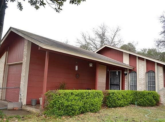 3rd image of 2520 Rockridge Dr