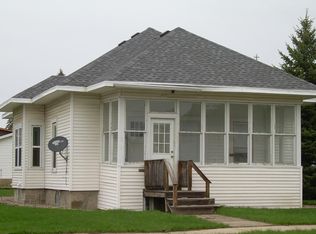 921 3rd St, Brookings, OR 97415