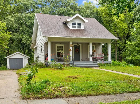 1231 39th St, Des Moines, IA 50311