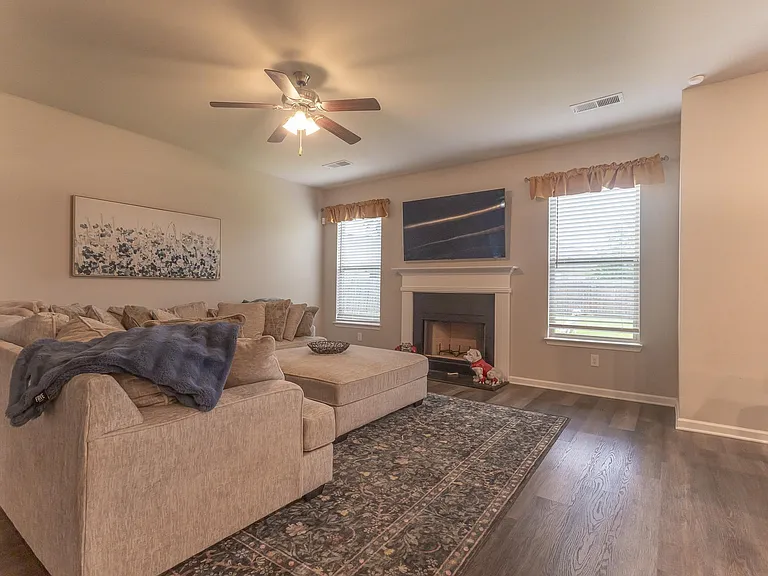 202 Warhawk Dr — Photo 8