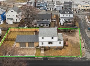 51 Fox Hill Rd, Nahant, MA 01908