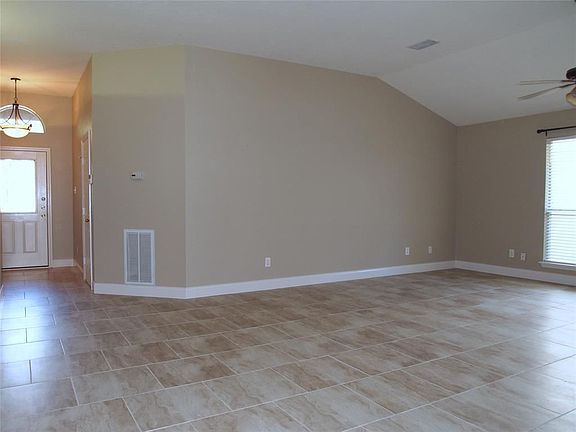 5th image of 20838 Kings Clover Ct