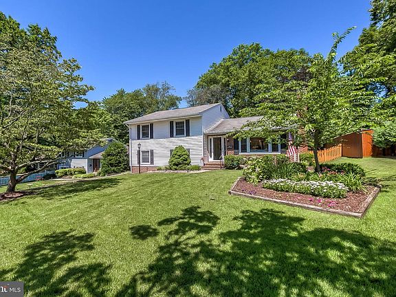 3rd image of 15 Williams Dr