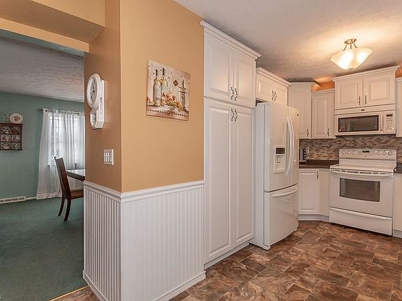4th image of 36880 Valleyview Dr