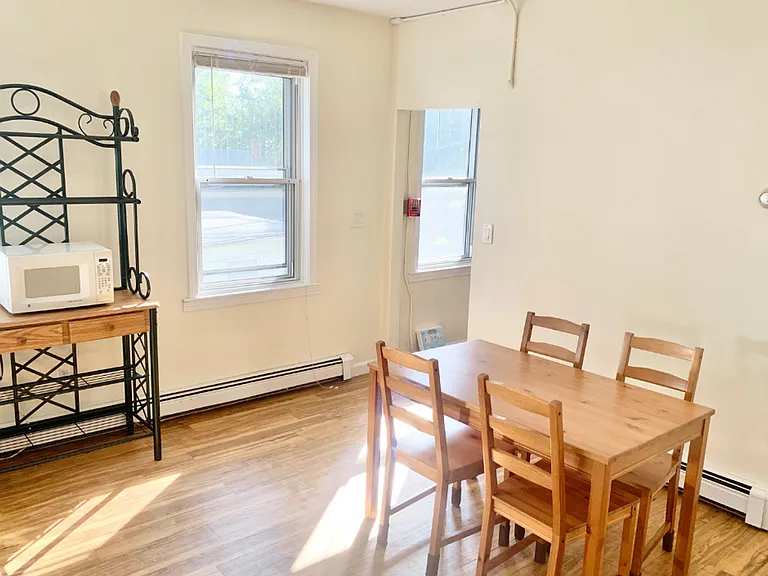 57 Preston St — Photo 8