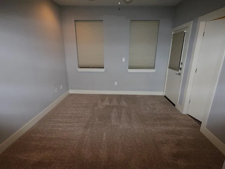 2103 Hadley St — Photo 2