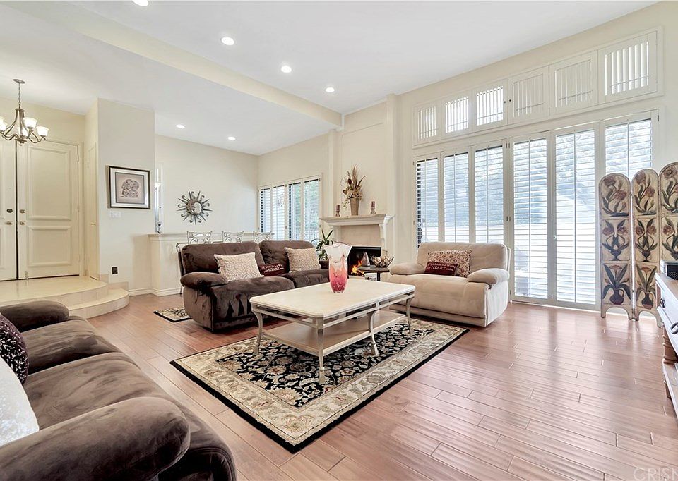 1st image of 5245 White Oak Ave APT 9
