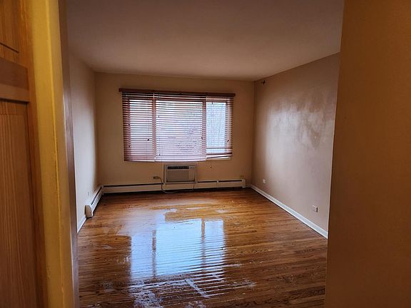 3rd image of 602 Mulford St APT 3C