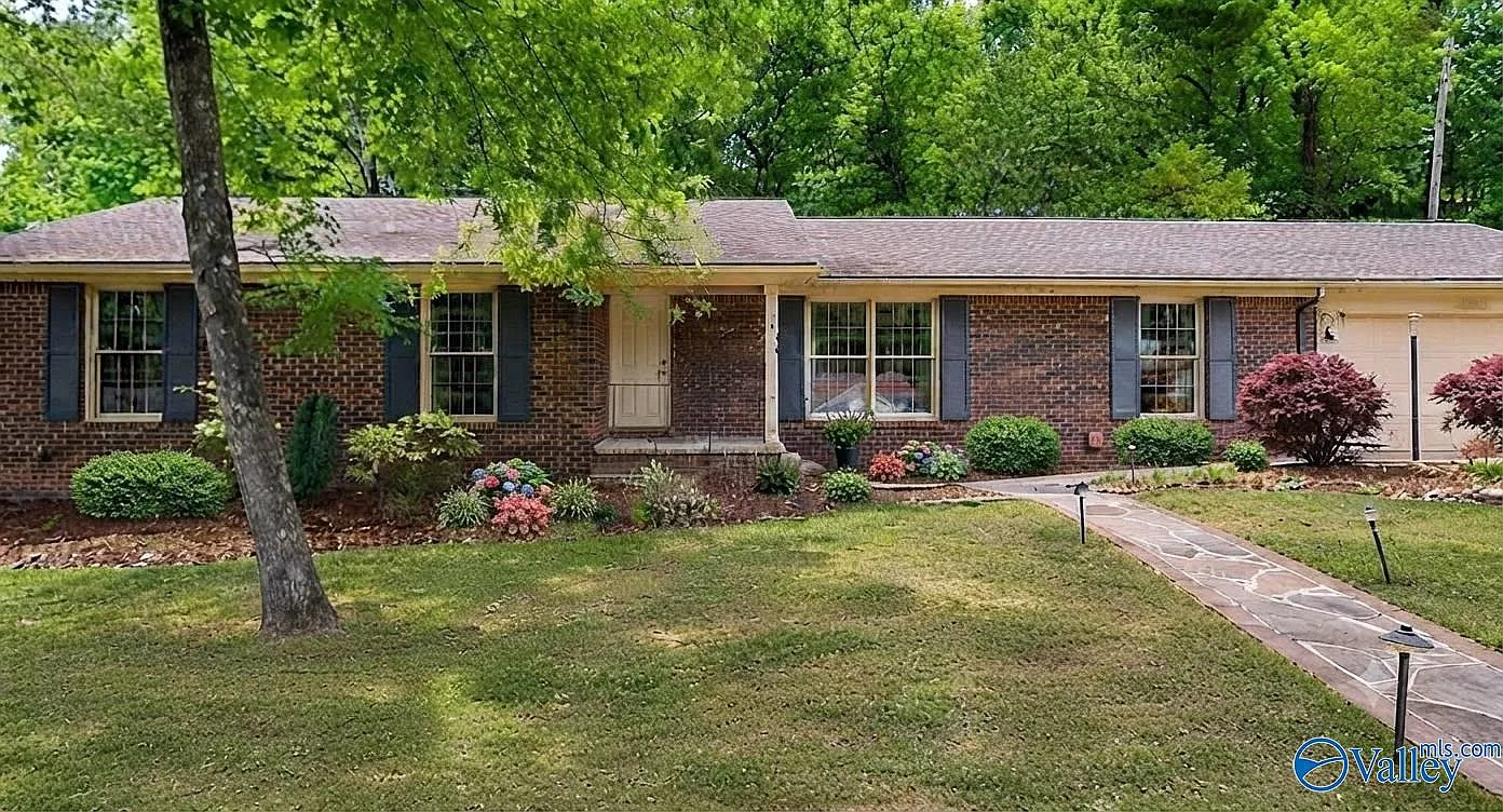 4 bed, 2.0 bath, 2179 sqft, $3,000 — Photo 1