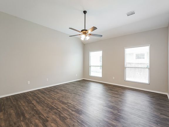 3rd image of 5810 Olde Oaks Dr
