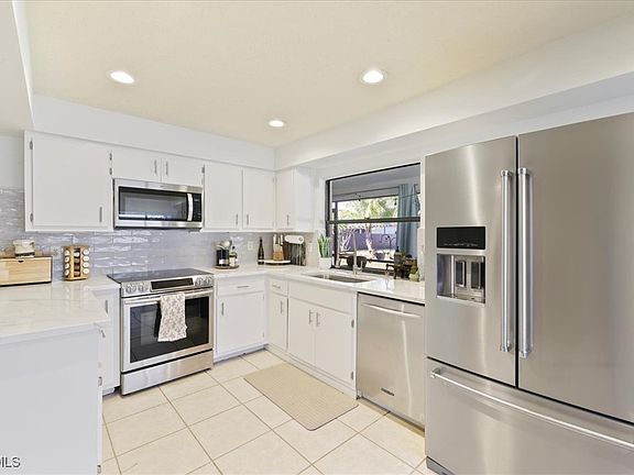 5th image of 141 SE 27th St