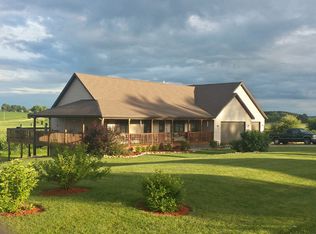 8712 N Stone Farm Rd, Edgerton, WI 53534