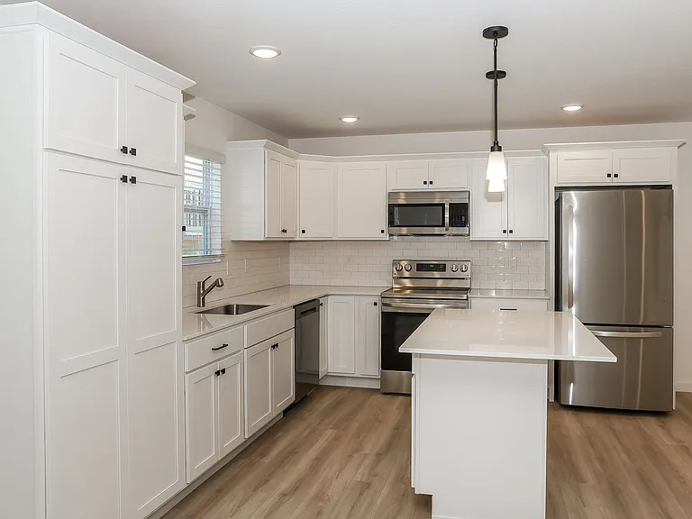 366 N Sherman St — Photo 6