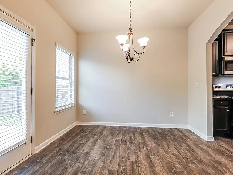 285 Magnaview Dr — Photo 5