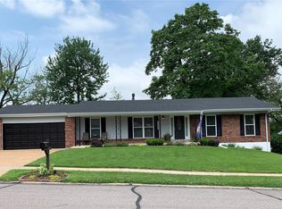 1585 Westport Dr, Saint Louis, MO 63146