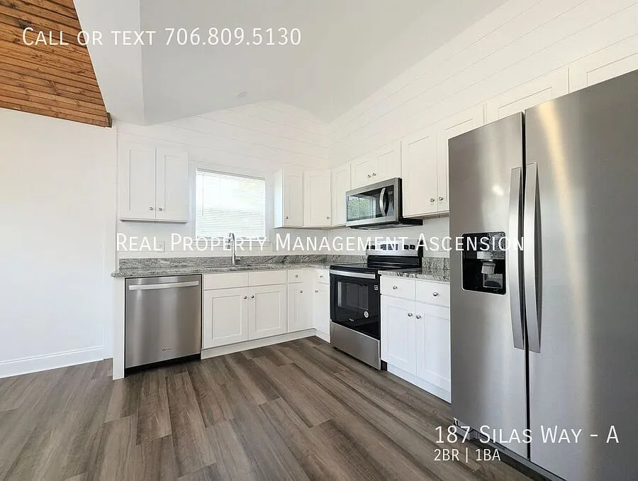 Fresh Two Bed One Bath in Dalton — Photo 2