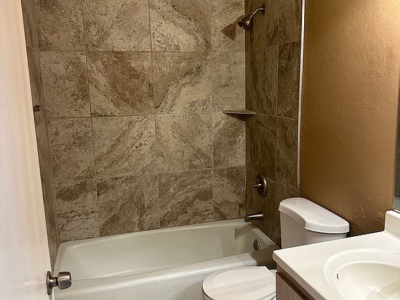 5th image of 4746 E Caballero St #3