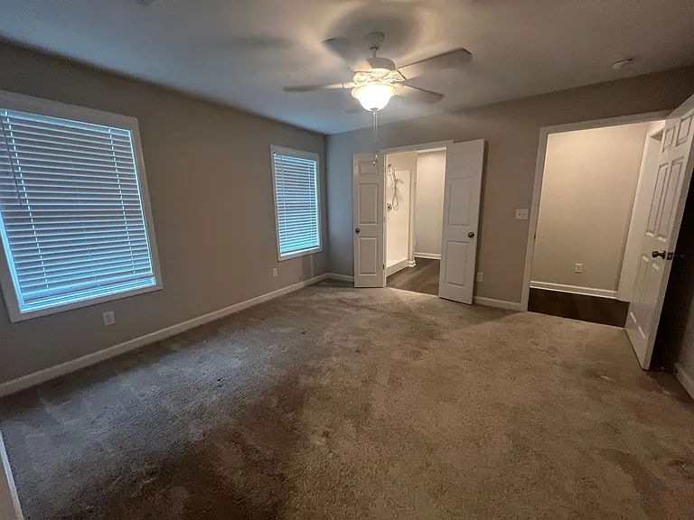 4450 Easthaven Cir — Photo 16