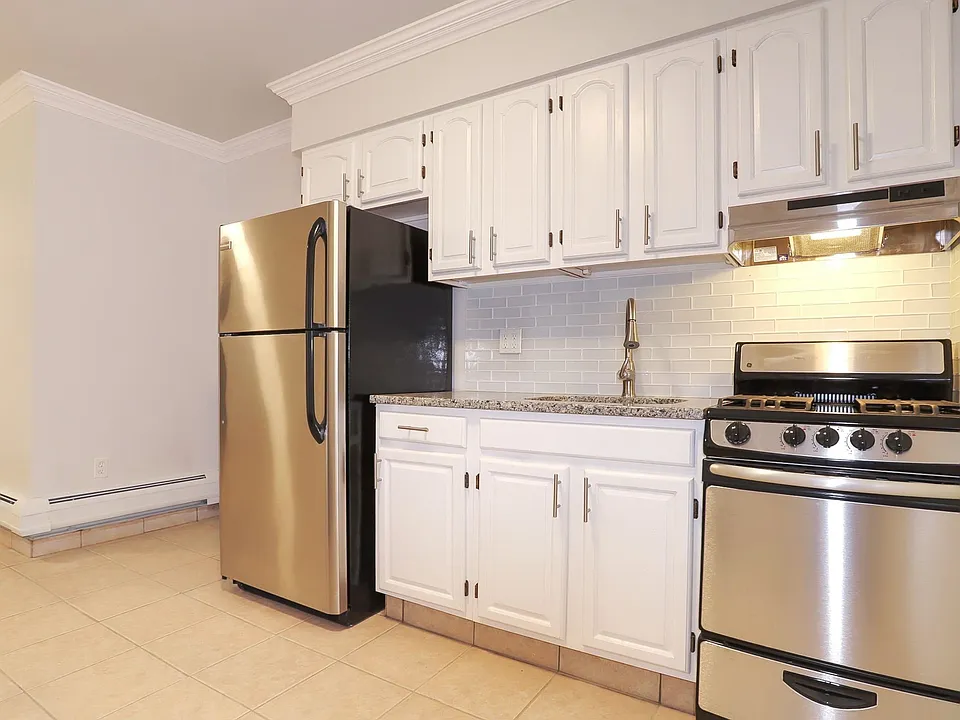6311 Dewey Ave #1
