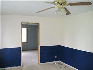 3rd image of 1460 W Hickory St