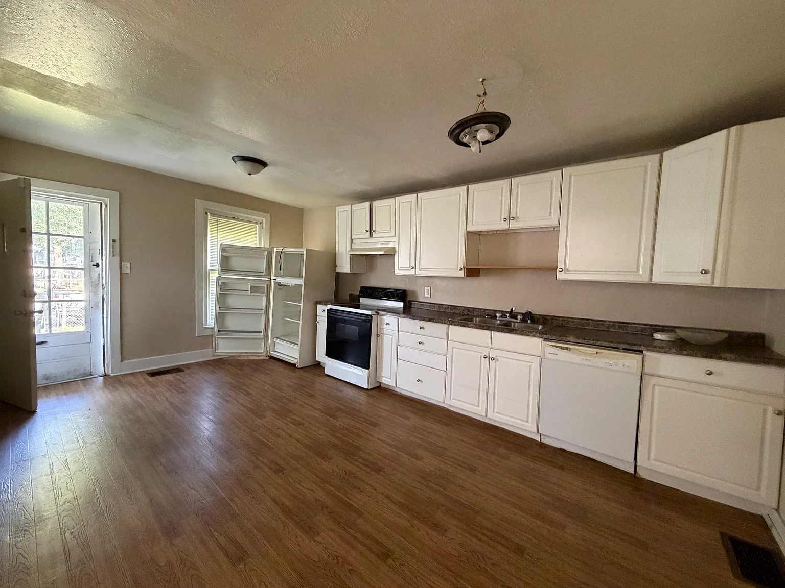 2 bed, 1292 sqft, $1,250 — Photo 2