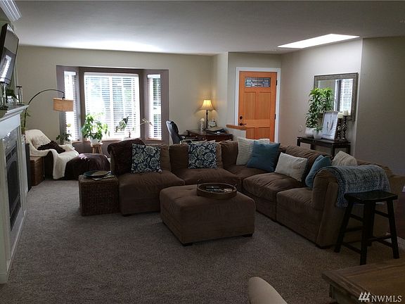 5th image of 15612 88th Dr NW