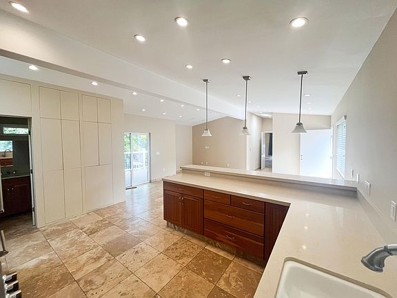 5th image of 1433 S Jameson Ln
