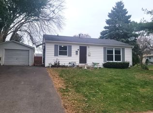 201 Amarillo Dr, Carpentersville, IL 60110