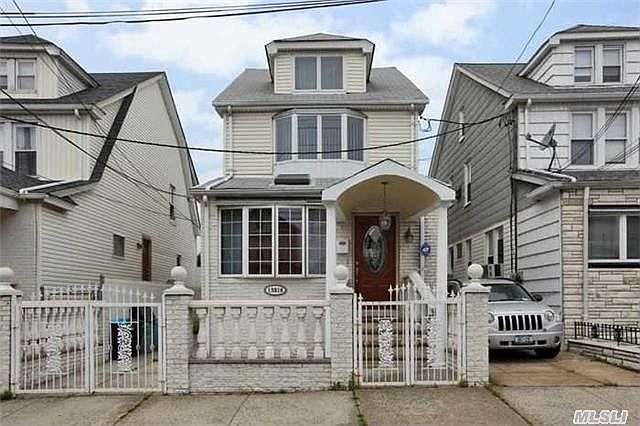 1st image of 13816 Whitelaw St