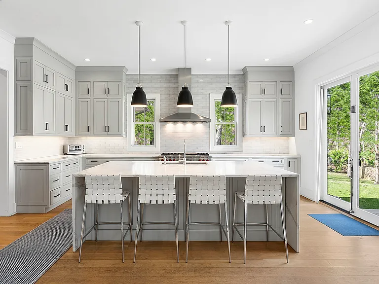 13 Katie Ln — Photo 3