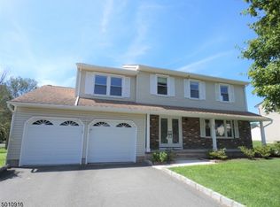 34 Hansen Dr, Edison, NJ 08820