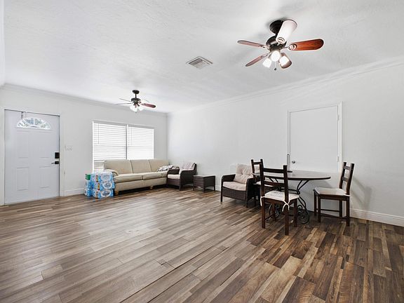 5th image of 801 HAMPTON Road