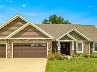640 E Essex Dr, Warsaw, IN 46582