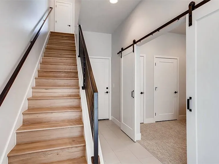 Stairs/Closets - 1906 Grove Street