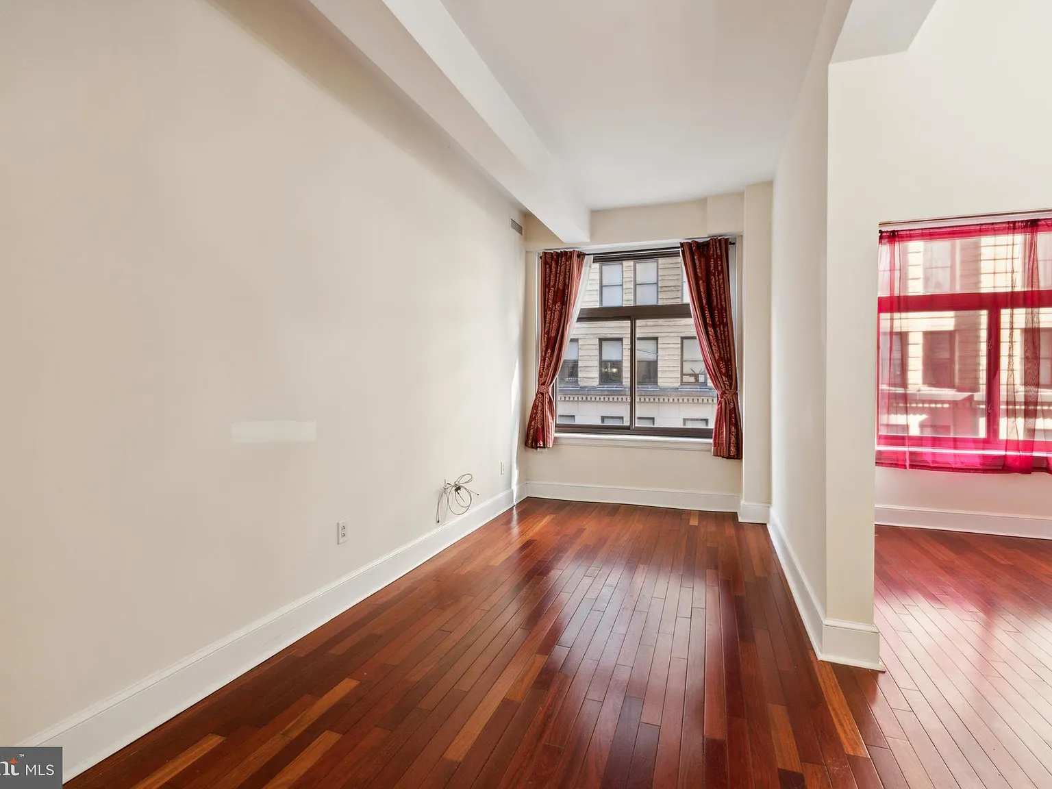 1 bed, 1014 sqft, $2,100 — Photo 4