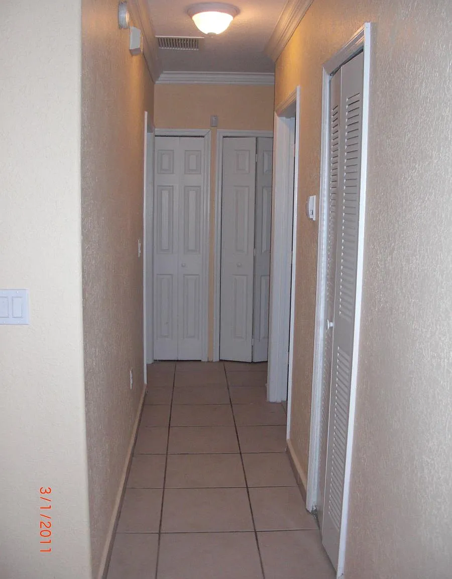 7261 NW 174th Terrace — Photo 3