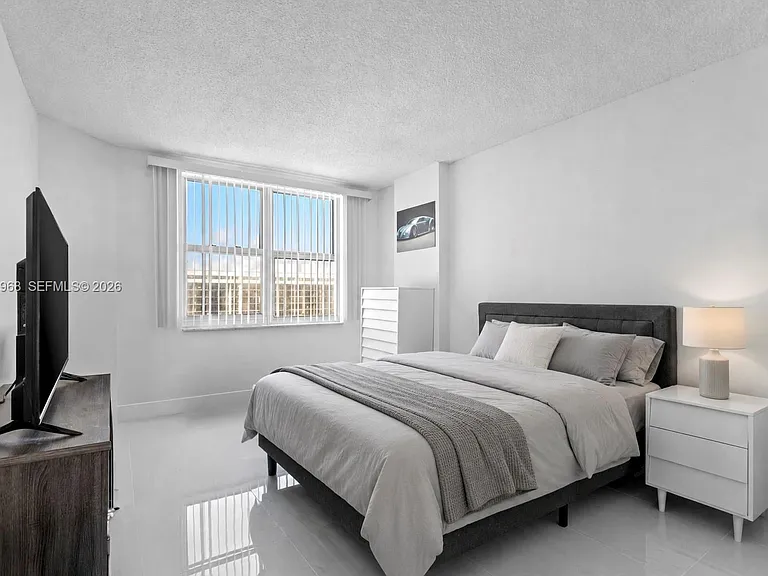 1965 S Ocean Dr #11E — Photo 11