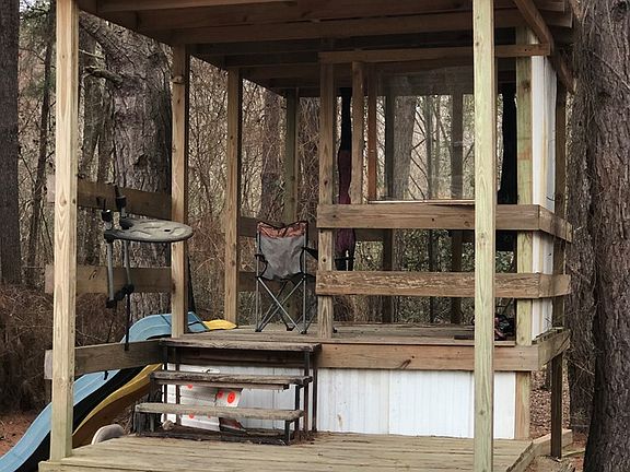 5th image of 407 Highland Cir